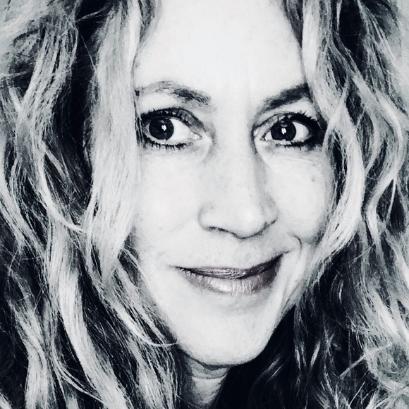 Meet your Posher, Maureen - Picture 1 of 1